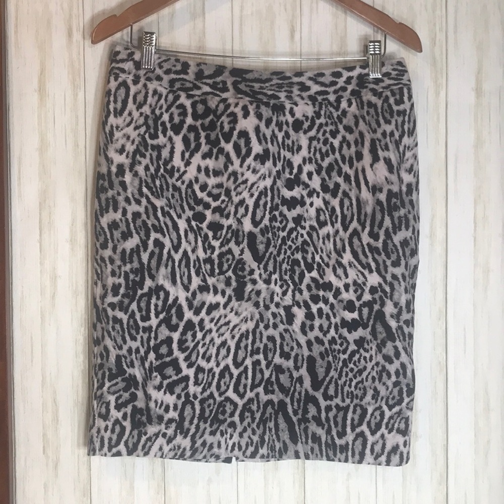 Worthington Black/Gray leopard print pencil skirt